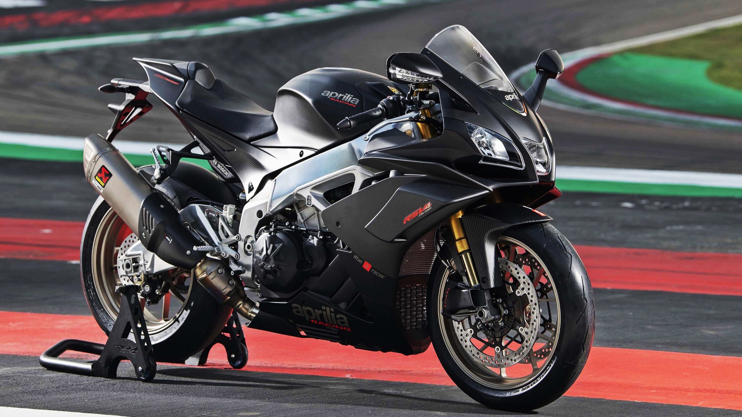 爱游戏中国-体育纪录片讲述幕后团队故事引发热议,体育纪录片策划